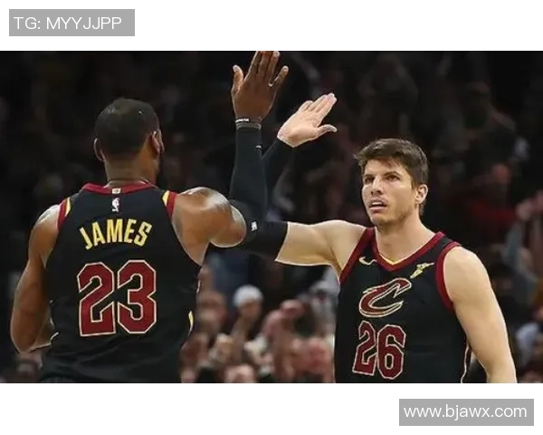 勇士与湖人激战149分巅峰对决球星们的精彩瞬间回顾与分析